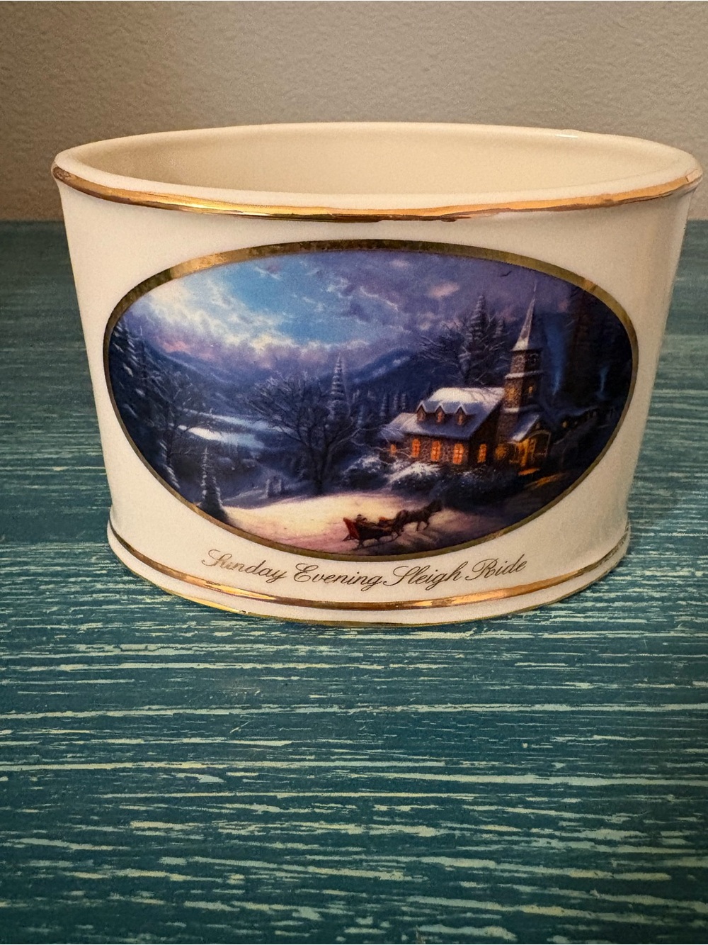 Sunday Evening Sleigh Ride Decorative Holiday Vase - Cream & Gold Thomas Kinkade
